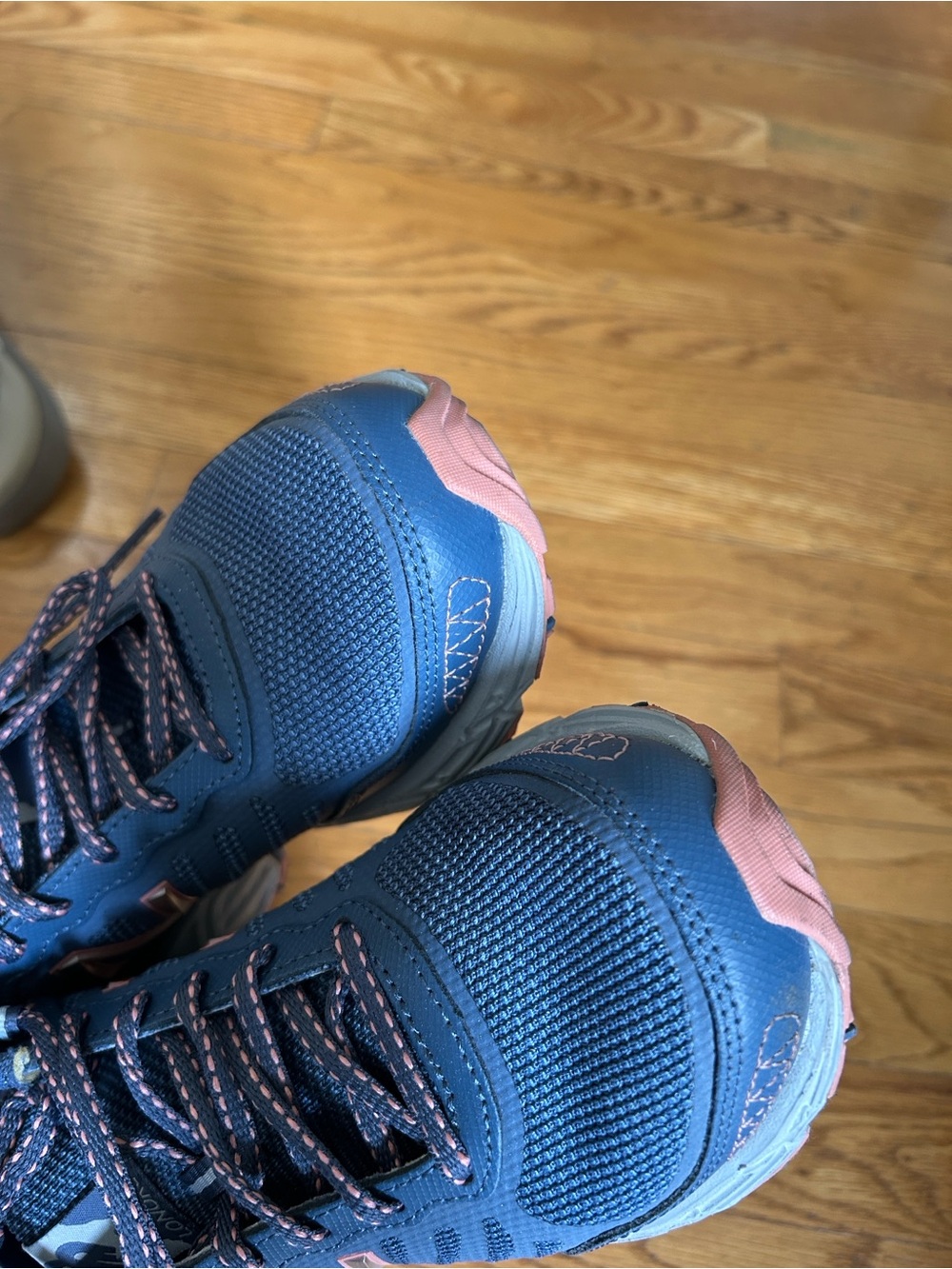 New Balance Women's All terrain trail blue Sneakers - Picture 7 of 8